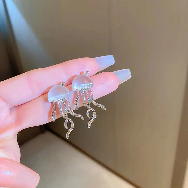 Silver Color Floating Jellyfish Transparent Resin Dangle Earrings for Women Cute Earring Girls Personality Fashion Ear Jewelry Meduzen
